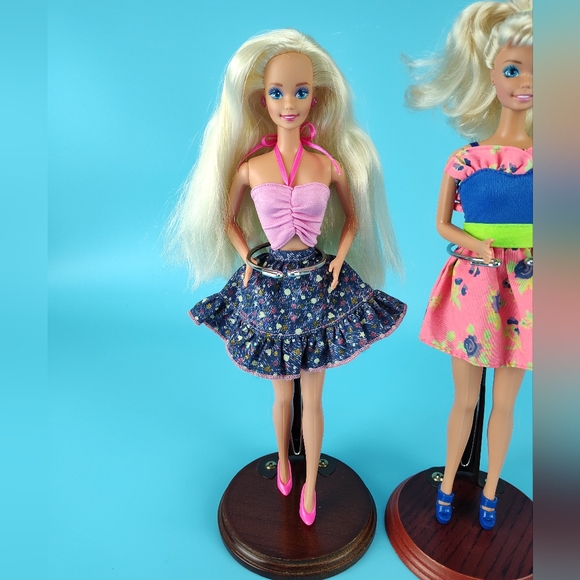 Mattel 90s 2 Superstar Barbie Dolls Bleach Blonde Hair Blue Purple Eyes +Outfits - Picture 7 of 12